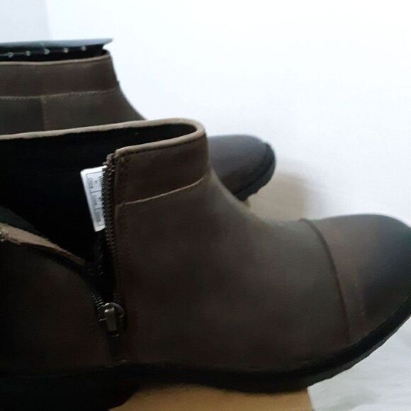 UGG W. Attel Women's Ankle Boot size 5.5M - Picture 12 of 12